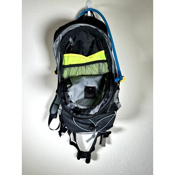CamelBak H.A.W.G. Hydration Daypack w/ Bladder Gray/Black Waist & Chest Straps - Picture 16 of 16